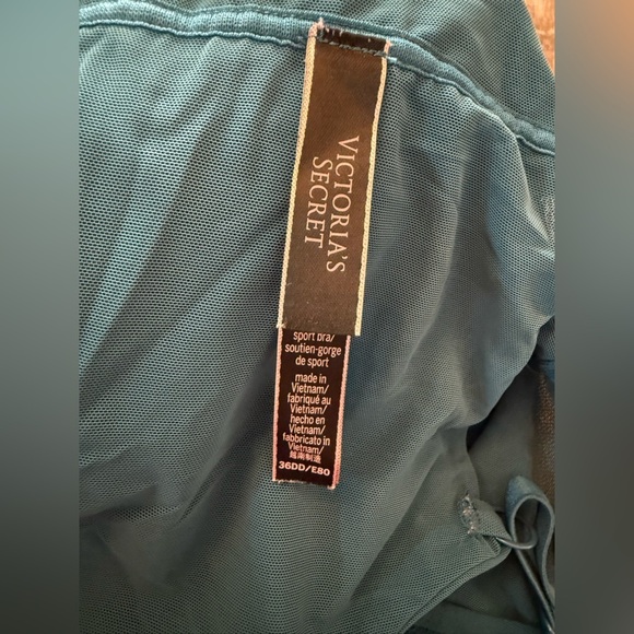 Victoria’s Secret Lightweight Sports Bra Teal Size 36 DD - Picture 4 of 4